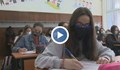 След повече от 4 месеца: Учениците от 9 клас се върнаха в класните стаи