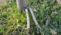 Опасни кабели стърчат в тревата до детска площадка в Чародейка