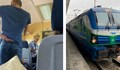 Непознат плати билета за влак на възрастна жена останала без пари