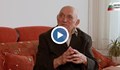 92-годишен влогър рецитира стихове в интернет
