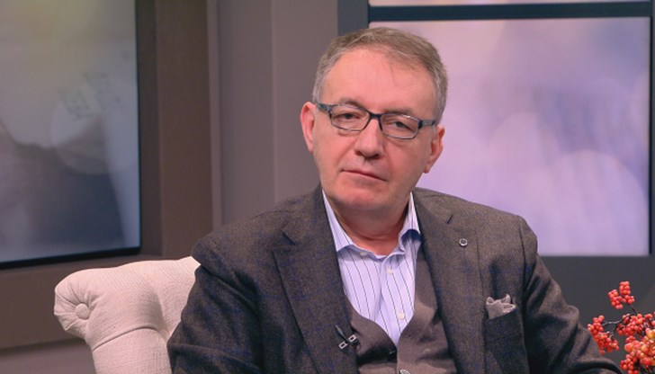 По думите му в предизборните платформи на партиите има и вредни предложения, свързани със здравеопазването По думите му в предизборните платформи на партиите има и вредни предложения, свързани със здравеопазването