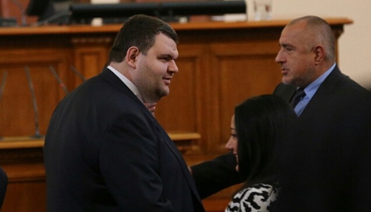 Пикът на пандемията бе управляван така че да съвпадне с изборите - и ще видят разярен народ пред урните Пикът на пандемията бе управляван така че да съвпадне с изборите - и ще видят разярен народ пред урните