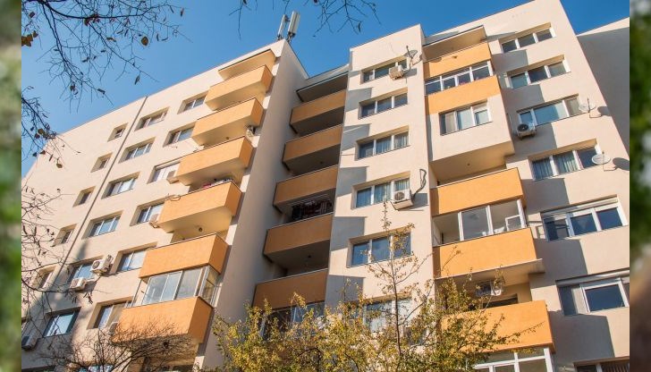 Ако собствениците не съберат пари или не се разберат помежду си дотогава, изготвянето на паспорта ще се поръчва от кметовете на общините, които след това ще си търсят парите от собствениците - чрез доброволно събиране или с изпълнителен лист.