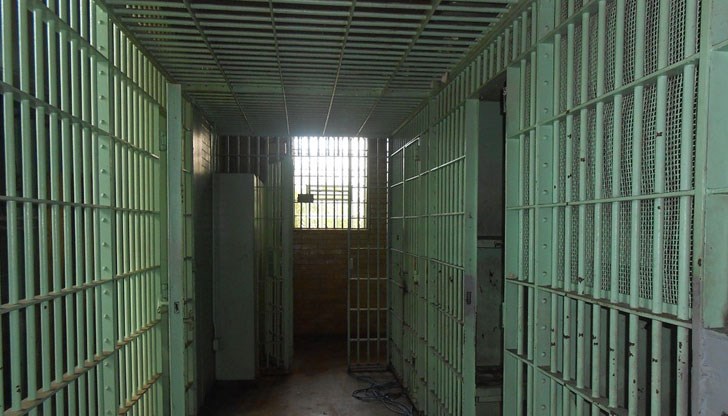 Окръжен съд – Русе му даде 6 години затвор за гаврата с три малолетни деца