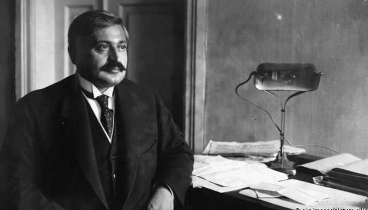 Мехмед Талат паша е роден в Кърджали. Той стои зад смъртта на 1 милион арменци