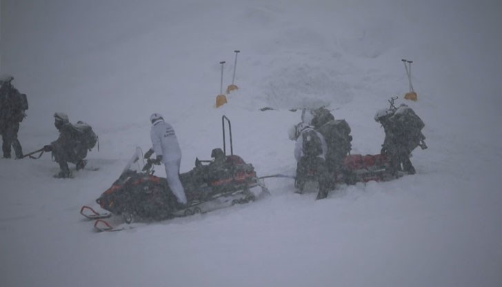 Изграждане на снежно иглу е само част от подготовката на алпийското подразделение