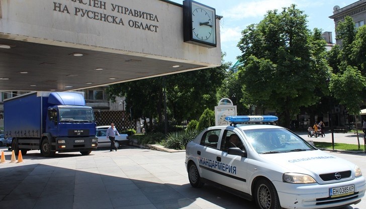 Веднага след разтоварването изборните книжа ще бъдат съхранявани в Областна администрация Русе, като тяхната сигурност ще бъде обезпечена с денонощна полицейска охрана