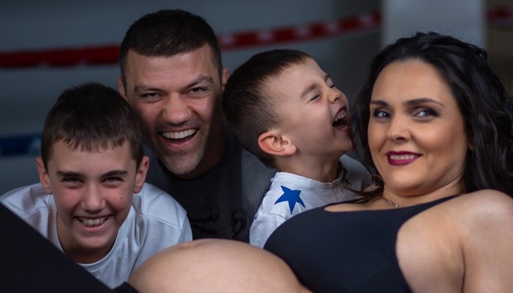 "Името Самуил е наш целенасочен и добре обмислен жест към българската история в конфликта с Македония, касаеща именно чий цар е бил Самуил", пише Тервел Пулев "Името Самуил е наш целенасочен и добре обмислен жест към българската история в конфликта с Македония, касаеща именно чий цар е бил Самуил", пише Тервел Пулев