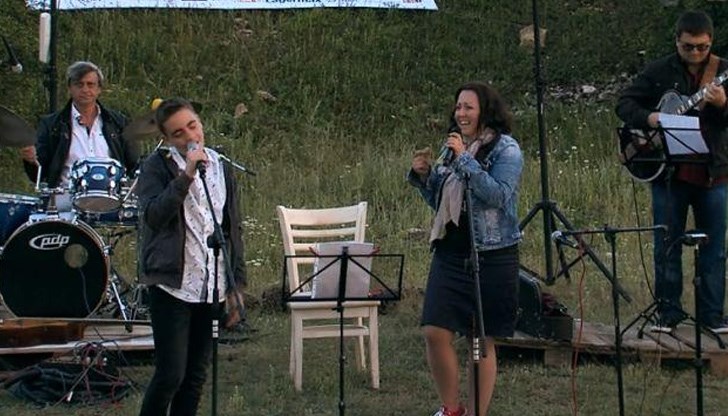 "Джазът на открито обединява и зарежда, както прави и красивата природа", казват организаторите "Джазът на открито обединява и зарежда, както прави и красивата природа", казват организаторите