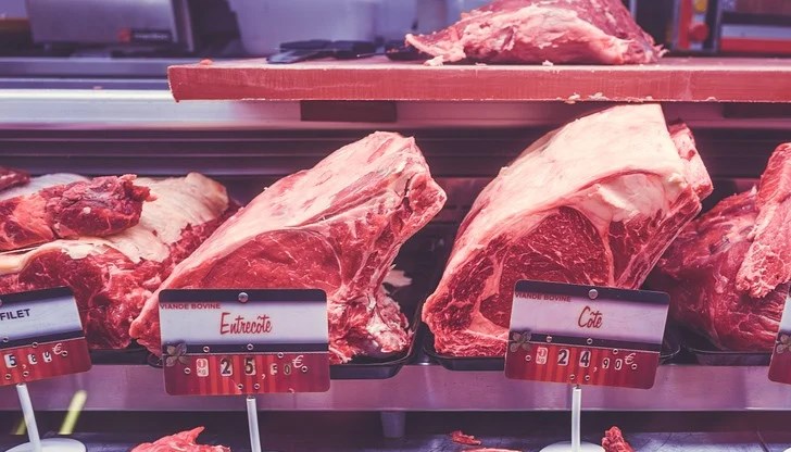 Към момента свинското месо с произход от български свинеферми свободно се продава във всички търговски обекти в страната