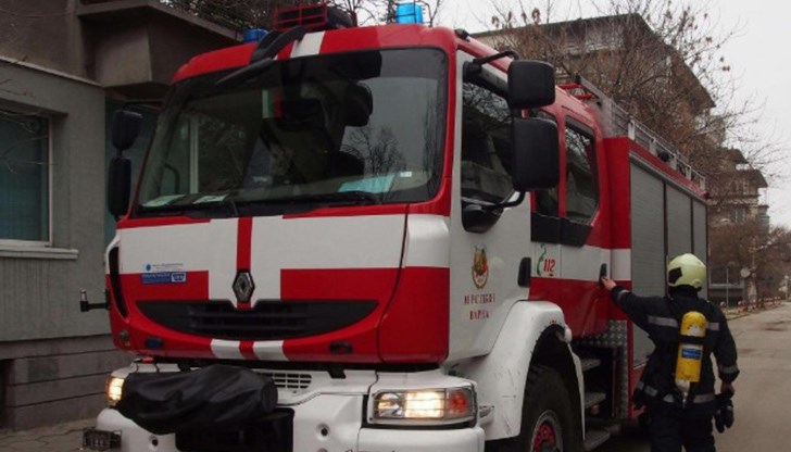 Пожарът е ликвидиран без щети по къщата Пожарът е ликвидиран без щети по къщата