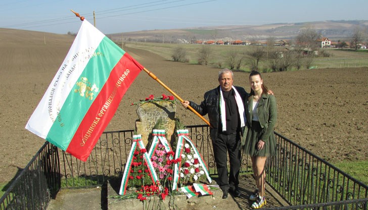 Венци и цветя бяха положени пред паметниците на загиналите за свободата на България