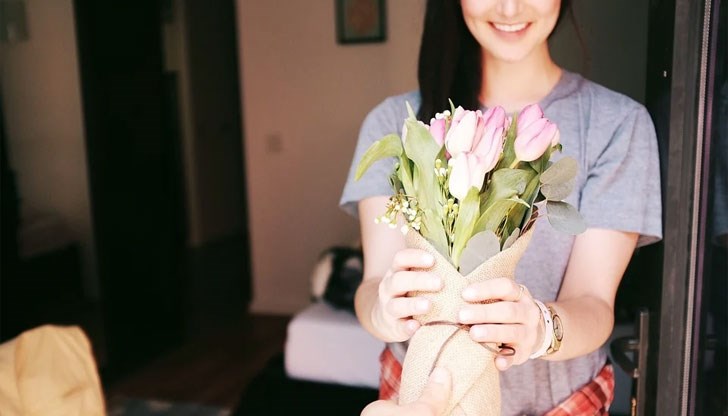 Галина е българско име. Означава галена, милвана, обичана Галина е българско име. Означава галена, милвана, обичана