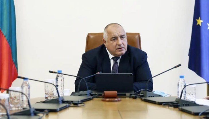 Хората могат да бъдат спокойни, че има достатъчно лекарства и медицинският персонал