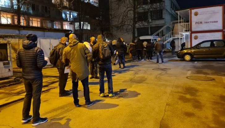 Неуредиците около ваксините и надигащата се нова вълна ще повлияят и на предстоящия парламентарен вот