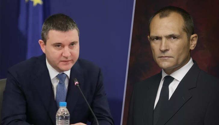 Бившият министър е обвинен, че е действал срещу обществения интерес