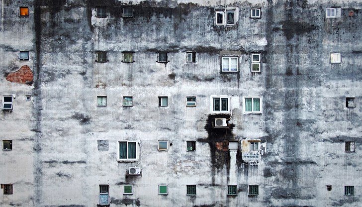 Майка и дъщеря, чийто живот е преди всичко мизерия и немотия,  предпочели смъртта пред живота