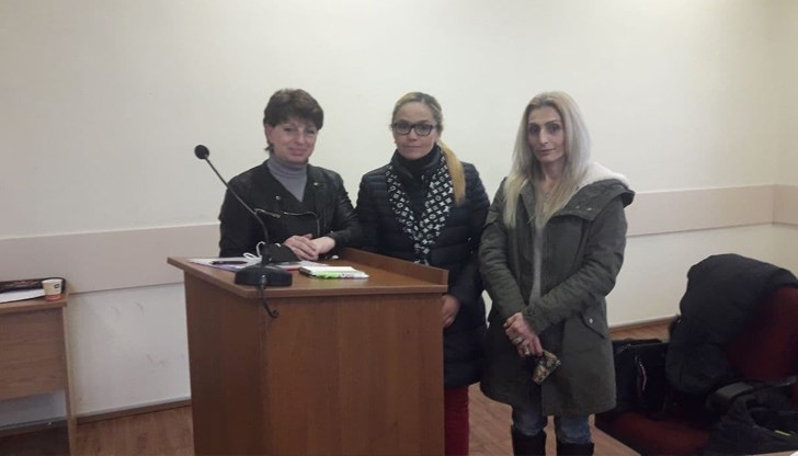 В България има страшно добри хора, винаги са готови да помогнат на човек изпаднал в беда. Не заслужаваме такива жалки политици