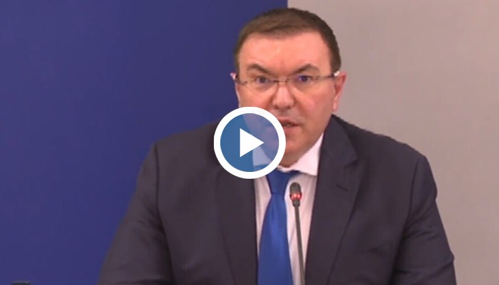 Министърът призова българите да бъдат разумни и да не си мислят, че пандемията е отминала