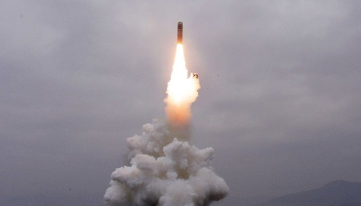 САЩ осъди "дестабилизиращите изпитания"