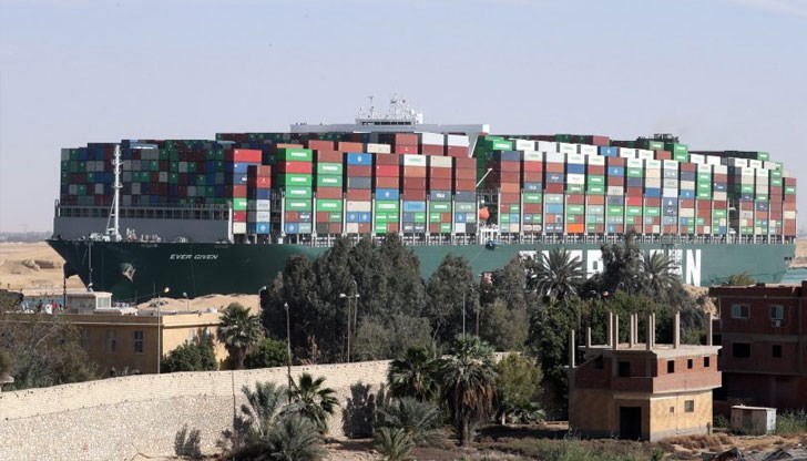 Загуби за милиарди се очакват въпреки освобождаването на кораба “Евър Гивън”