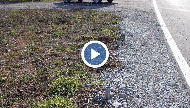 Кой отряза десетки знаци на пътя край Разград?