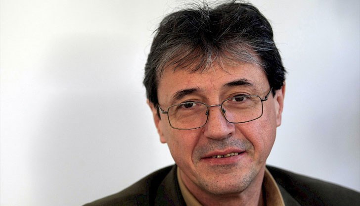 Учудването ми от тази предизборна кампания е, че тя започна така, сякаш нищо не се е случвало преди, заяви политологът