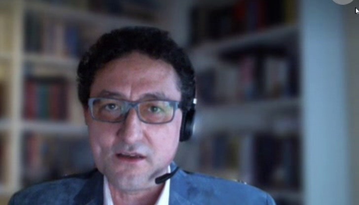 Мненията за ваксините са поляризирани навсякъде, не само в България Мненията за ваксините са поляризирани навсякъде, не само в България