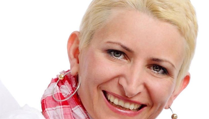 Една от най-популярните ѝ инициативи е благотворителния календар на Отделението по неонатология към УМБАЛ Бургас