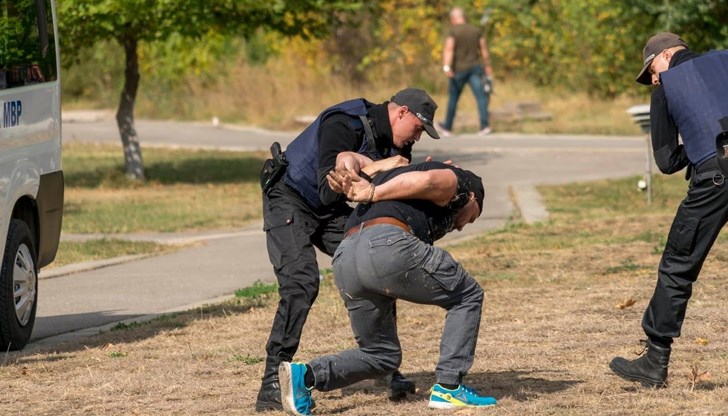 Мъжът е откраднал от двора различни метални вещи Мъжът е откраднал от двора различни метални вещи