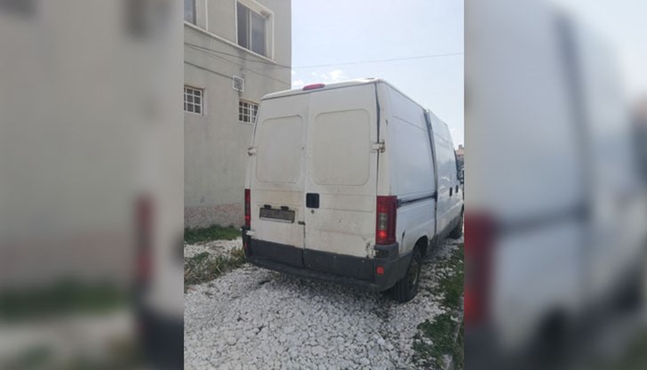 Служители на ОДМВР - Пловдив задържаха 41 чужденци без документи за самоличност