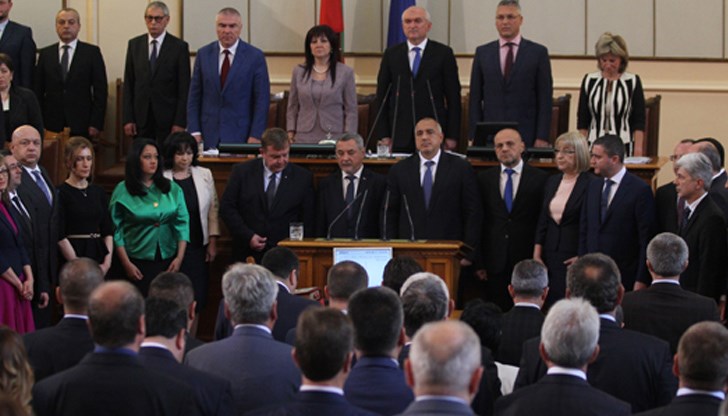 Ние, българите, от опит знаем, че е лесно да се руши и трудно да се изгражда наново веднъж разрушеното