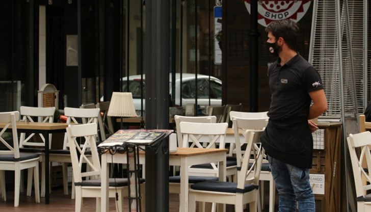 Ресторанти, кафенета и игрални зали ще работят от 6:00 до 23:00 часа Ресторанти, кафенета и игрални зали ще работят от 6:00 до 23:00 часа