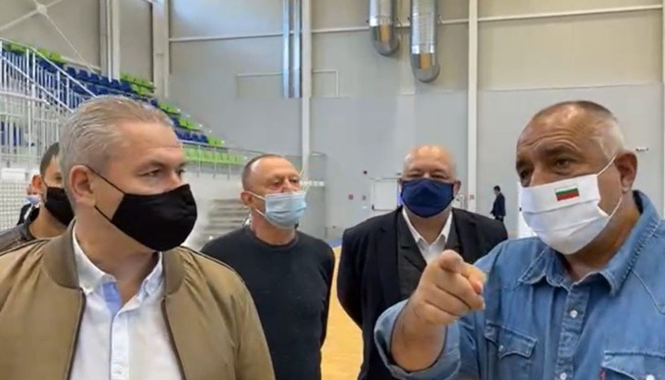 "Май  - юни ще минем през пандемията", оптимистично заяви Борисов