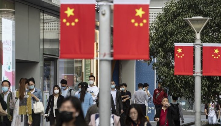 Това стана на фона бойкота на шведския търговец на дребно след като миналата седмица избухна скандал относно предполагаемия принудителен труд при производството на памук в Синцзян