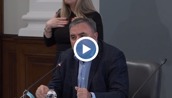 Брифинг на здравните власти