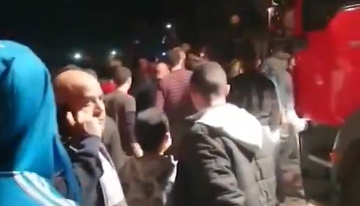 Най-малко петима души са загинали, а 23 са пострадали