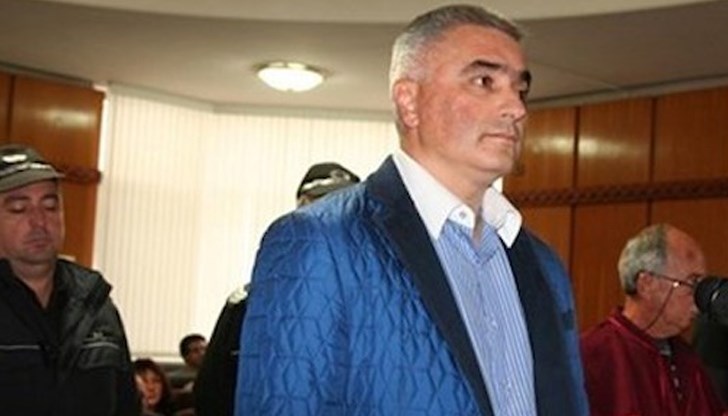 Той излезе предварително от затвора през 2018 година Той излезе предварително от затвора през 2018 година