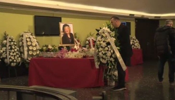 Днес е един чудовищно тъжен ден, но Татяна Лолова остава завинаги Днес е един чудовищно тъжен ден, но Татяна Лолова остава завинаги