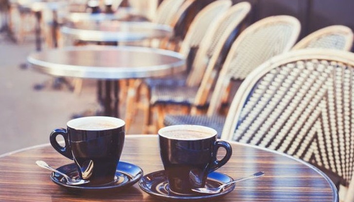 "Не виждаме логика в намаляването на работното време и отказваме да приемем подобна неоснователна санкция", се казва в становище на СЗБ и БАЗ