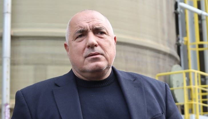 ГЕРБ е в ситуация „сандвич“