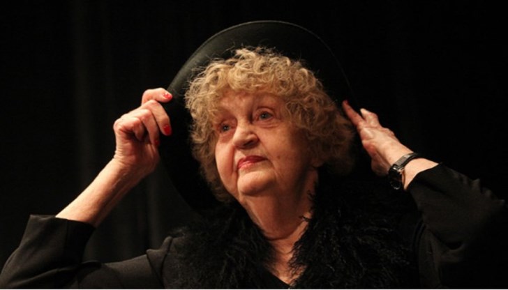 Петя Венелинова е номинирана за поддържаща женска роля за Крокодилката в „Суматоха“ по Йордан Радичков, реж. Николай Урумов, Драматичен театър „Сава Огнянов“