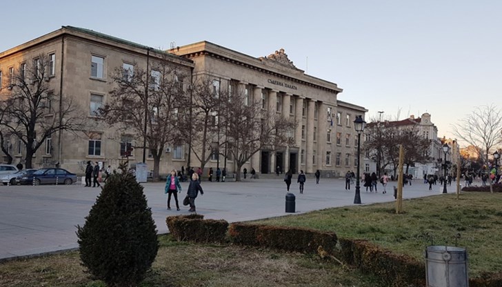 Окръжен съд - Русе одобри две споразумения между Окръжна прокуратура и двама обвиняеми за грабеж и влизане в чужд дом през нощта с използване на сила Окръжен съд - Русе одобри две споразумения между Окръжна прокуратура и двама обвиняеми за грабеж и влизане в чужд дом през нощта с използване на сила