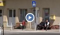 Пенсионери в Русенско чакат с часове на опашки, за да си получат пенсиите