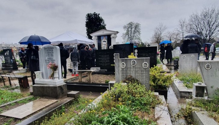 Кирил Рашков бе положен в специално изграден мавзолей