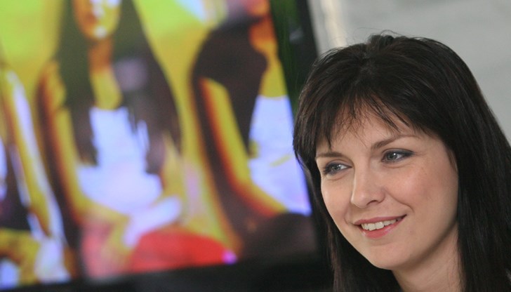 Жени Калканджиева е едно от лицата, украсили политическите листи