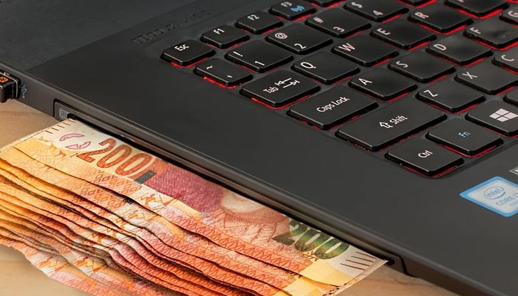 Оторизациите били извършени посредством SMS от мобилния телефон на В.В., докато се намирал в гр. Благоевград и гр. Якоруда