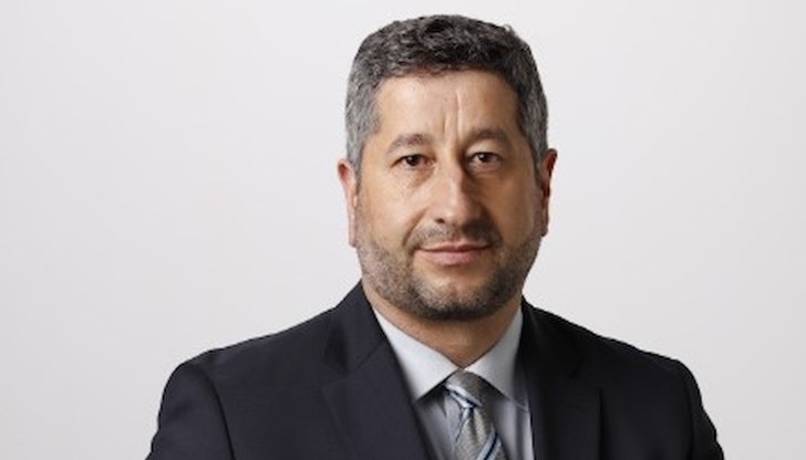 ГЕРБ се опитва да блокира работата на парламента чрез различни процедурни хватки ГЕРБ се опитва да блокира работата на парламента чрез различни процедурни хватки