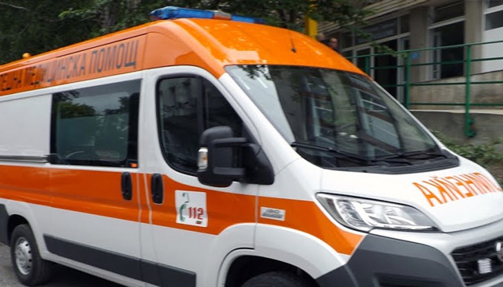 Мъжът е транспортиран от екип Спешна помощ до болнично заведение, където е починал Мъжът е транспортиран от екип Спешна помощ до болнично заведение, където е починал