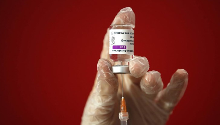 Обмислят ограничаване на употребата на ваксината поради опасения от кръвни съсиреци